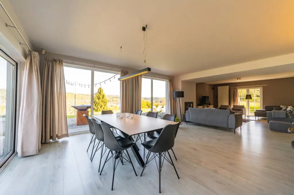 Gîte avec Vue Imprenable et Espace Wellness à Stavelot