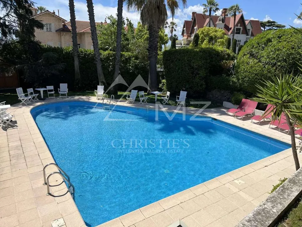 Piscine - Appartement avec Terrasse Vue Mer à Cannes