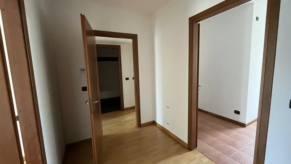 Esik - Elegant 3-Room Apartment in Milan