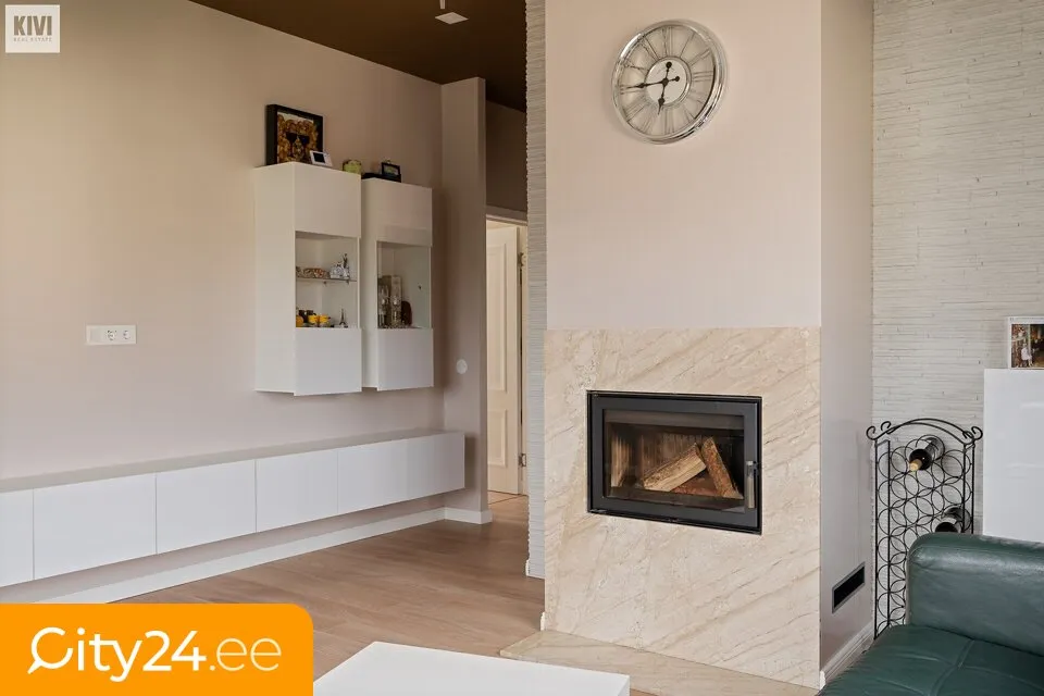 Soggiorno - Apartment with Private Garden in Dreiliņi, Riga