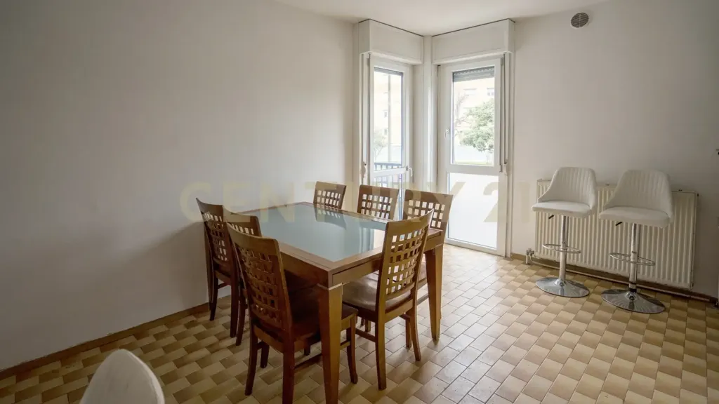 Salle à manger - Fully Rented Apartment with Central Park in Verona