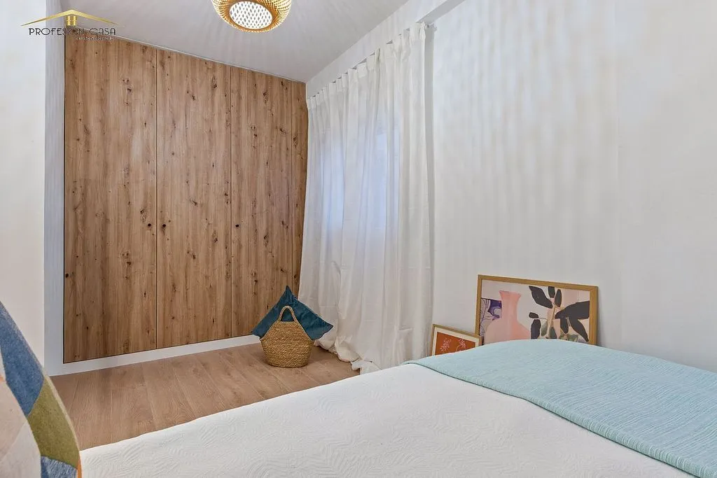 Bedrooms - T2 Apartment with Balcony in Parque Ayala