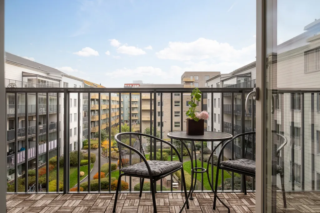 Balcon - Modern Apartment with Two Balconies in Kvillebäcken