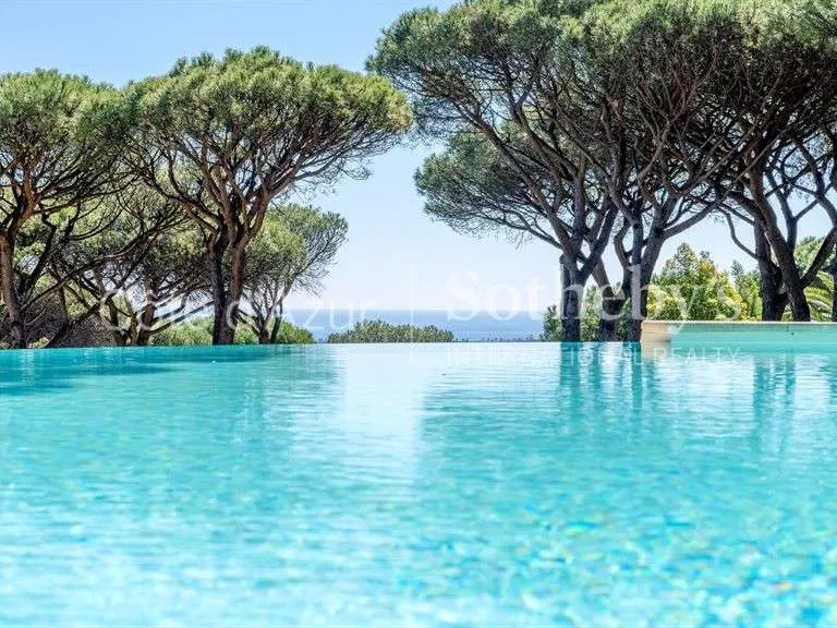 Bassein - Villa with Sea View on 1 Hectare in Ramatuelle