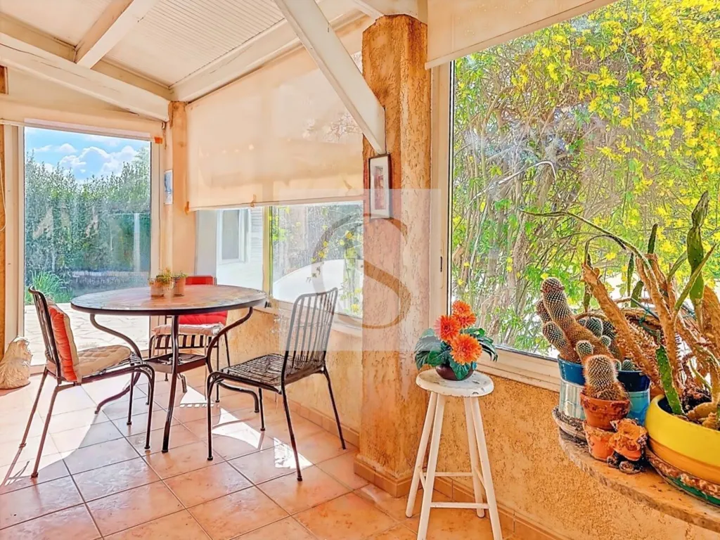 Terrasse - Maison avec Piscine et Garage au Centre de Lorgues