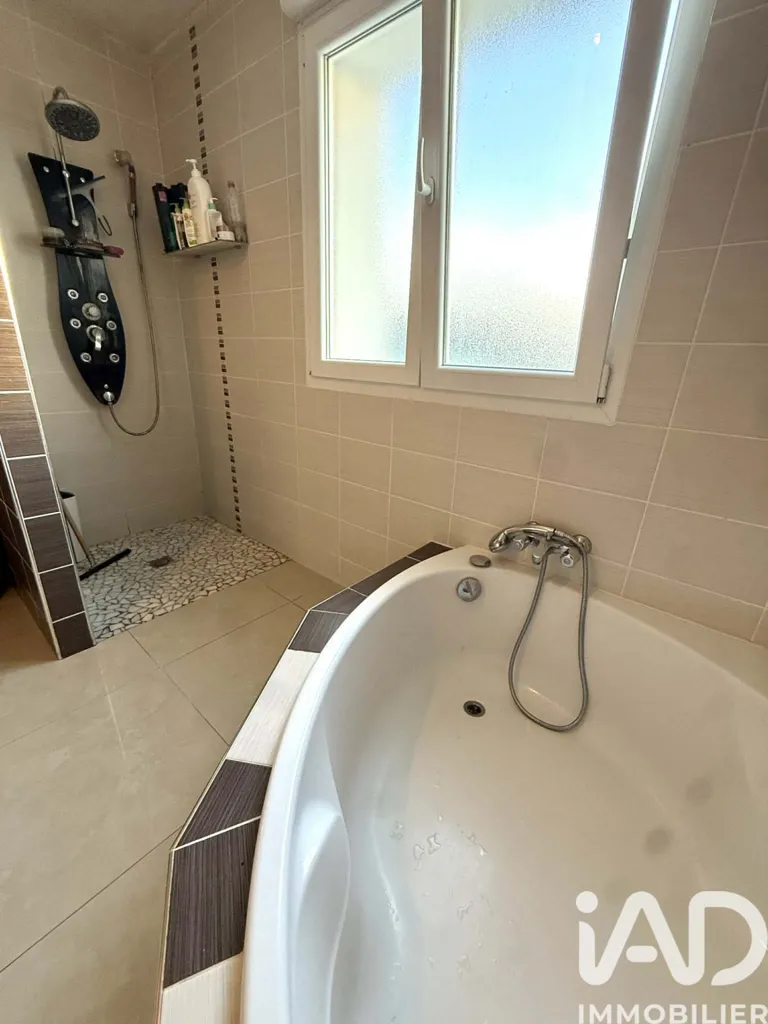 Bathrooms - House with Terrace in Vigy