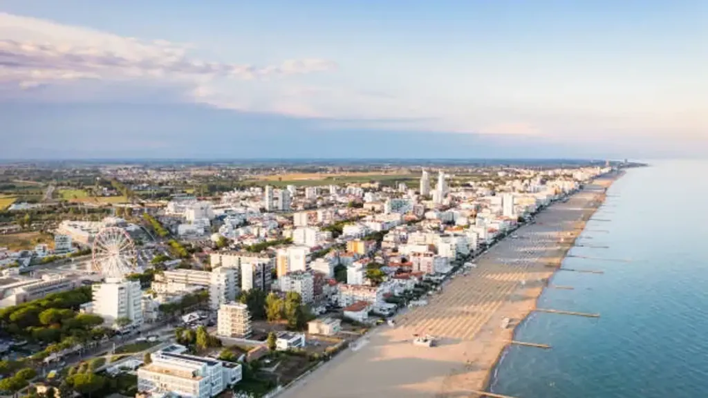 Ground Floor Apartment with Private Area in Jesolo