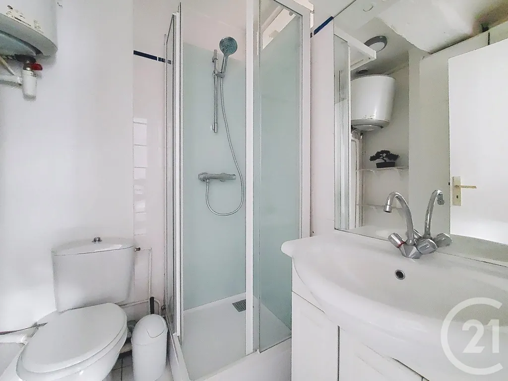 Salles de bain - Studio Meublé avec Jardin à Rouen