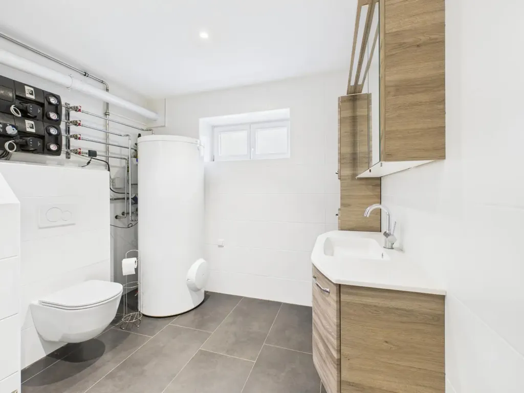 Vannitoad - Converted Salon Flat in Parndorf