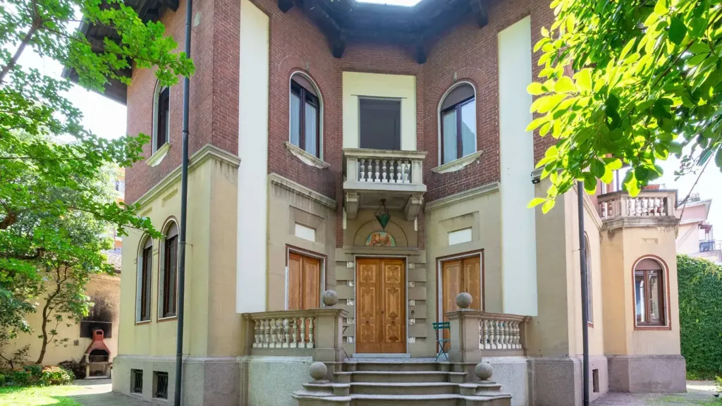 Exterior - 1920s Villa with Garden in Vigevano Centre