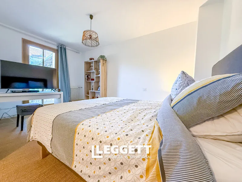 Bedrooms - Charming 4-Bedroom House with Pool in Ardiège