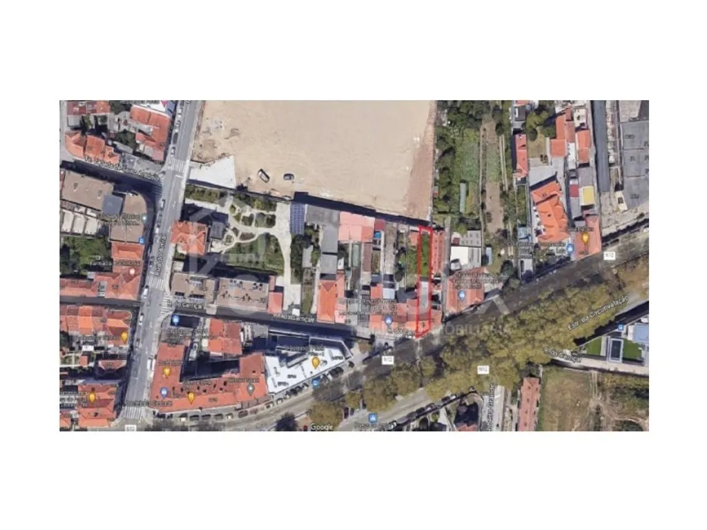 Luxury House with Development Potential in Porto