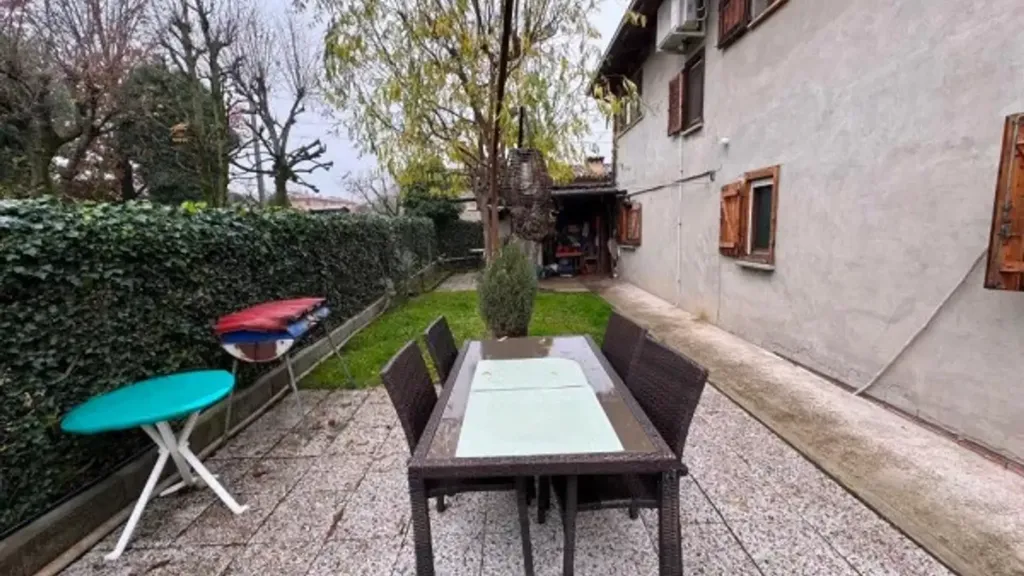 Terrazza - Rustic Villa with Garden in Castelvetro di Modena