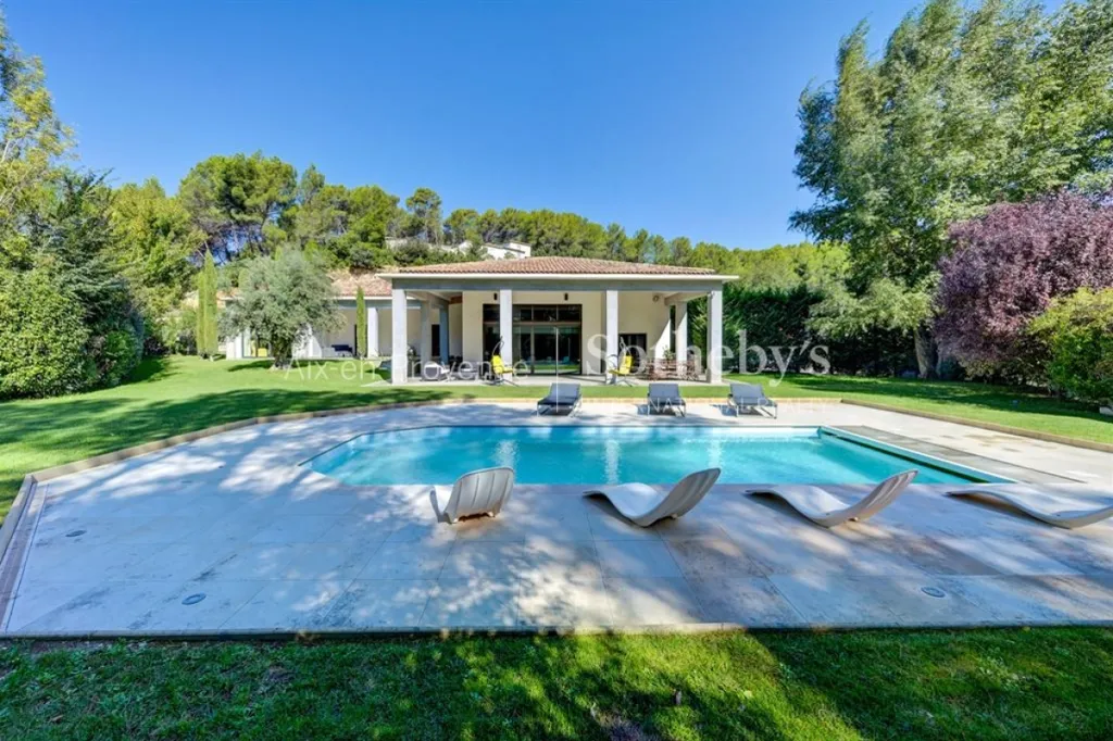 Piscine - Villa Contemporaine avec Piscine près d'Aix-en-Provence