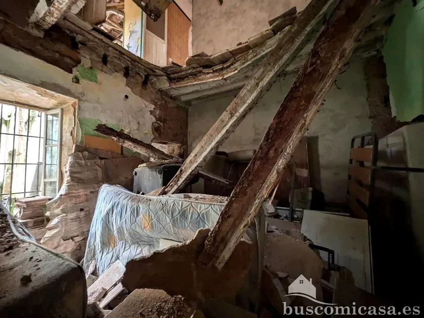 Rooms - Villa for Renovation in Linares Centre