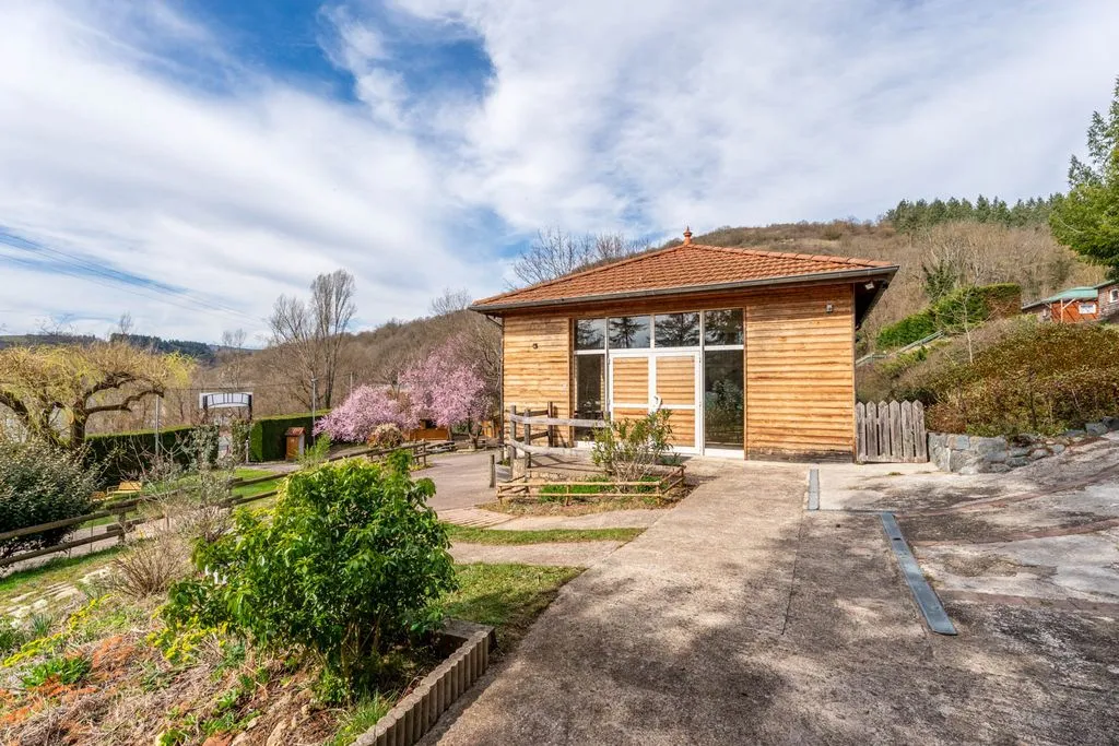 Extérieur - Maison de Luxe avec Piscine à Cordelle