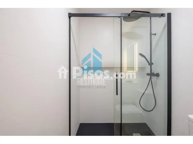 Salles de bain - Fully Furnished Flat with Balconies in Goya