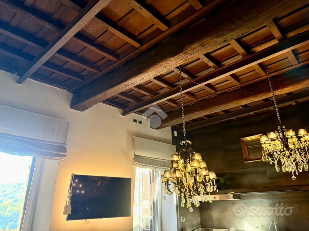 Charming 5-Bedroom Apartment in Orte