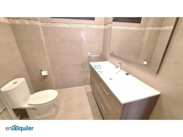 Vannitoad - Student Flat with Balcony in Basurto