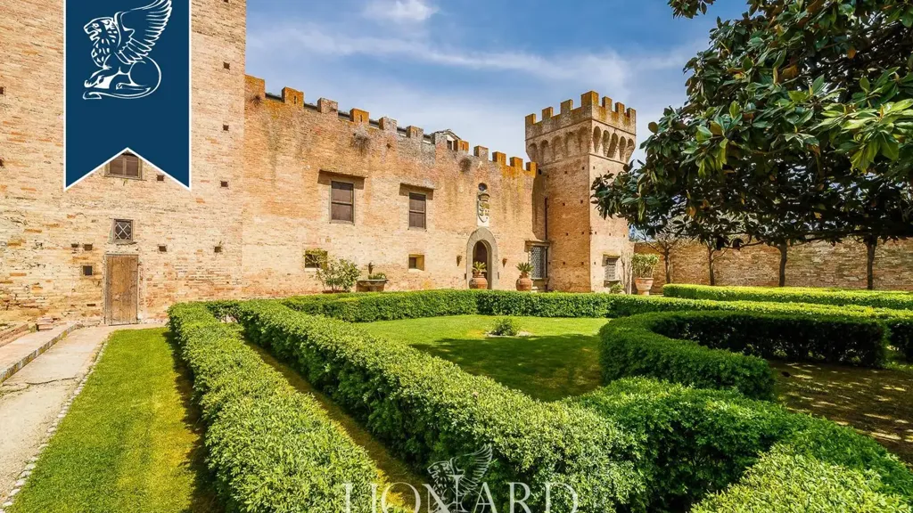 Jardin - Historic Castle with Vineyards near Florence