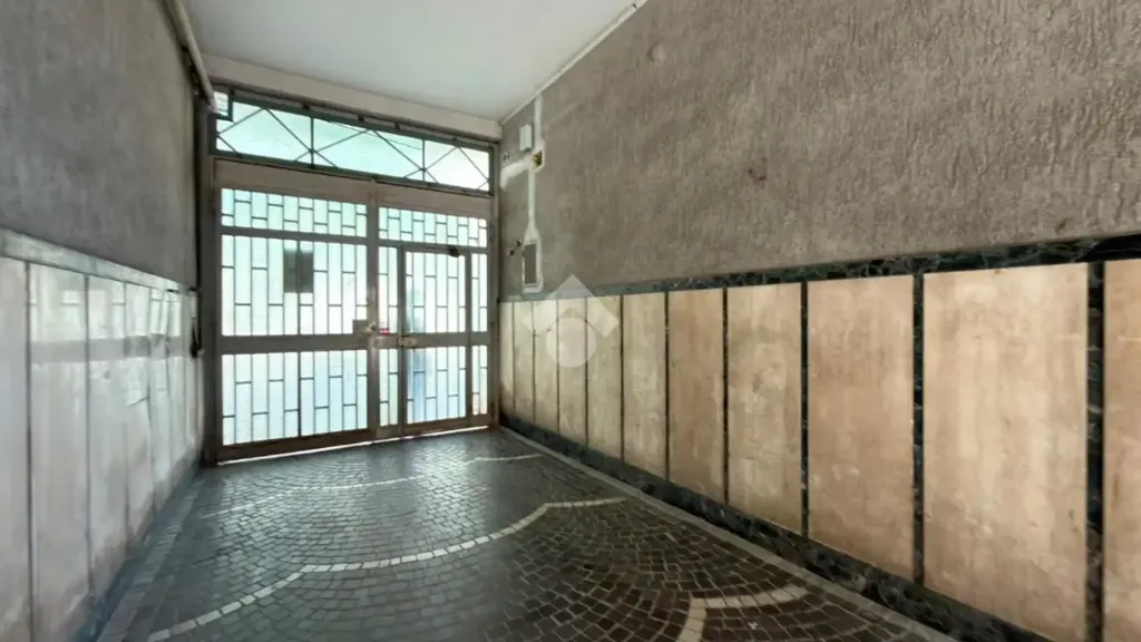 Ingresso - Bilocale with Central Location in Corso Italia, Naples