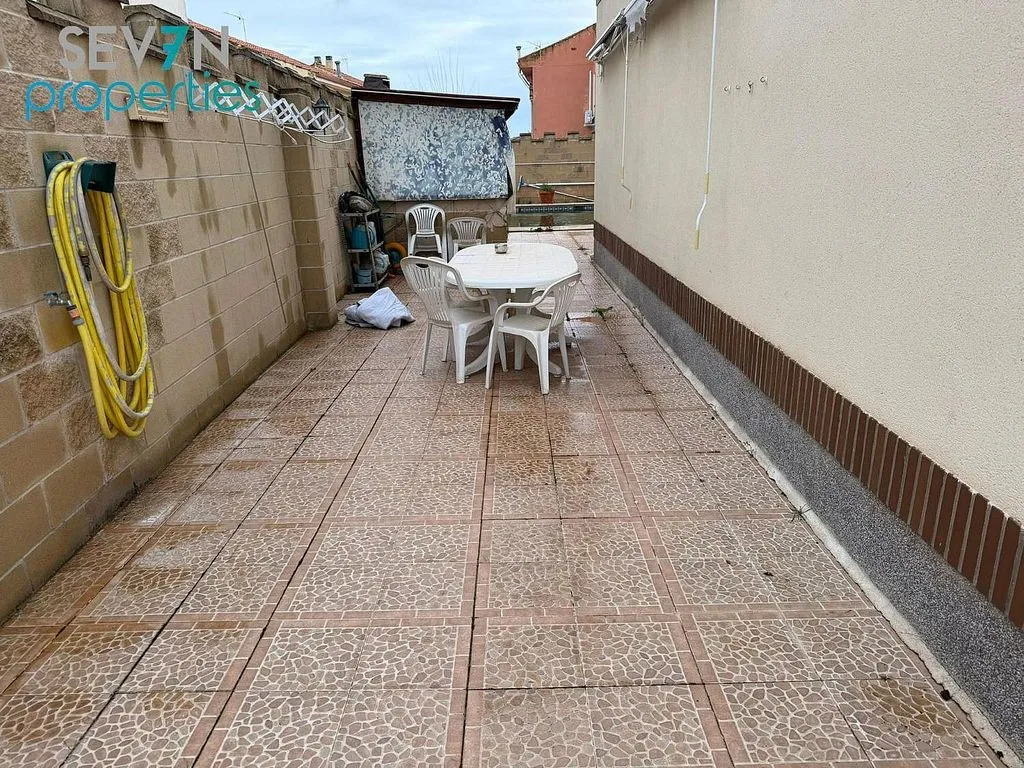 Terrass - Chalet with Pool in Las Ventas de Retamosa