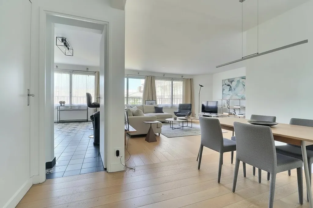 Dining Room - 3-Bedroom Apartment with View in Nanterre