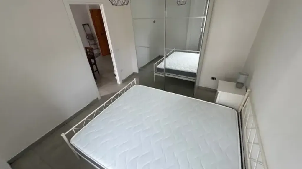 Chambres - Rearranged Apartment with Balcony in Scalea
