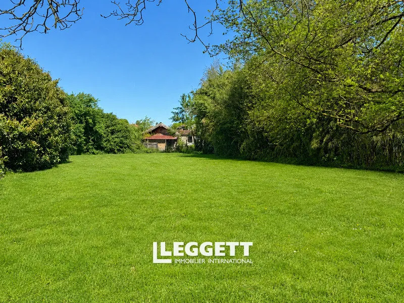 Garden - Charming 4-Bedroom House with Pool in Ardiège