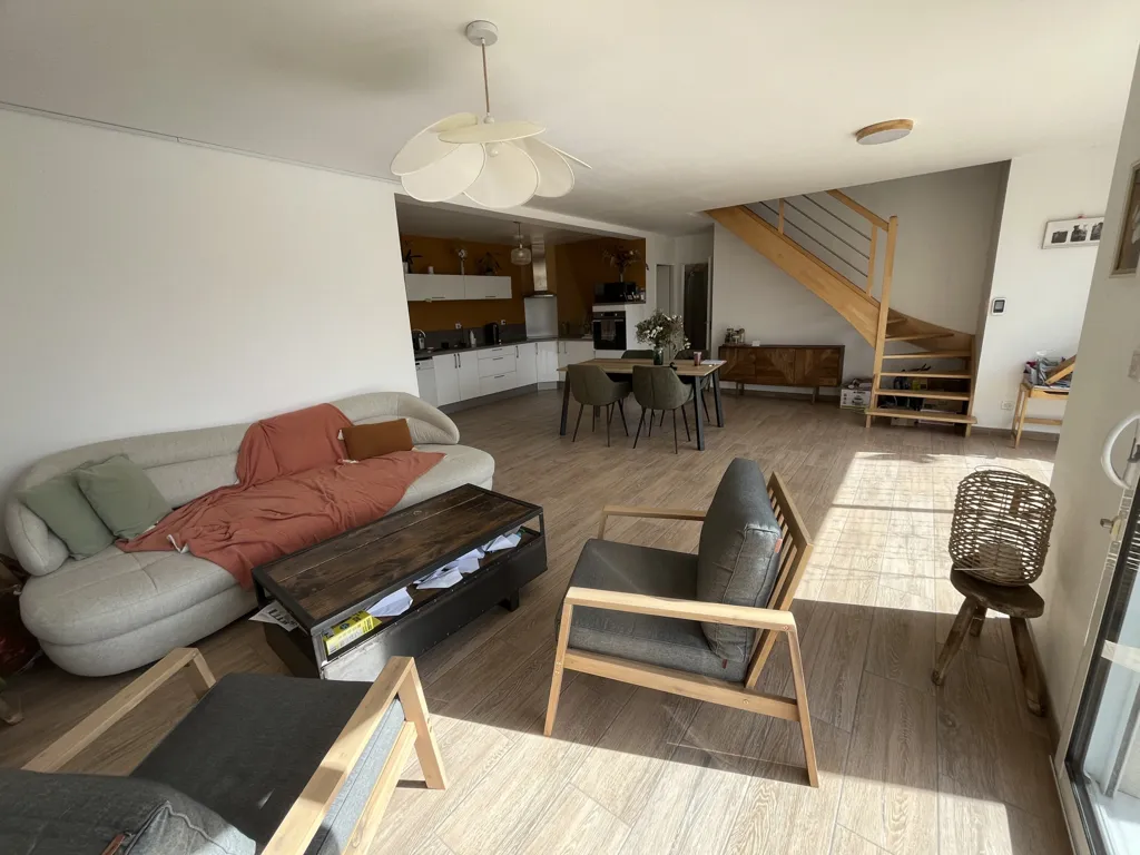 Séjour - Maison Moderne avec Terrasse à Fondettes