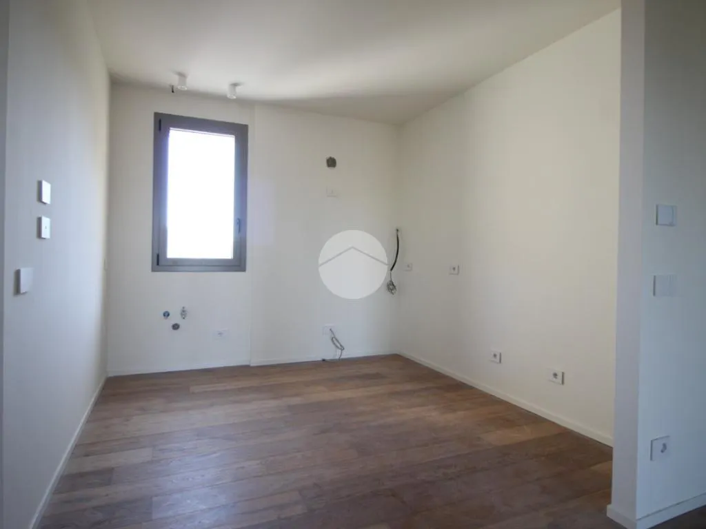 Pièces - Contemporary 4-Bedroom in Central Cesena