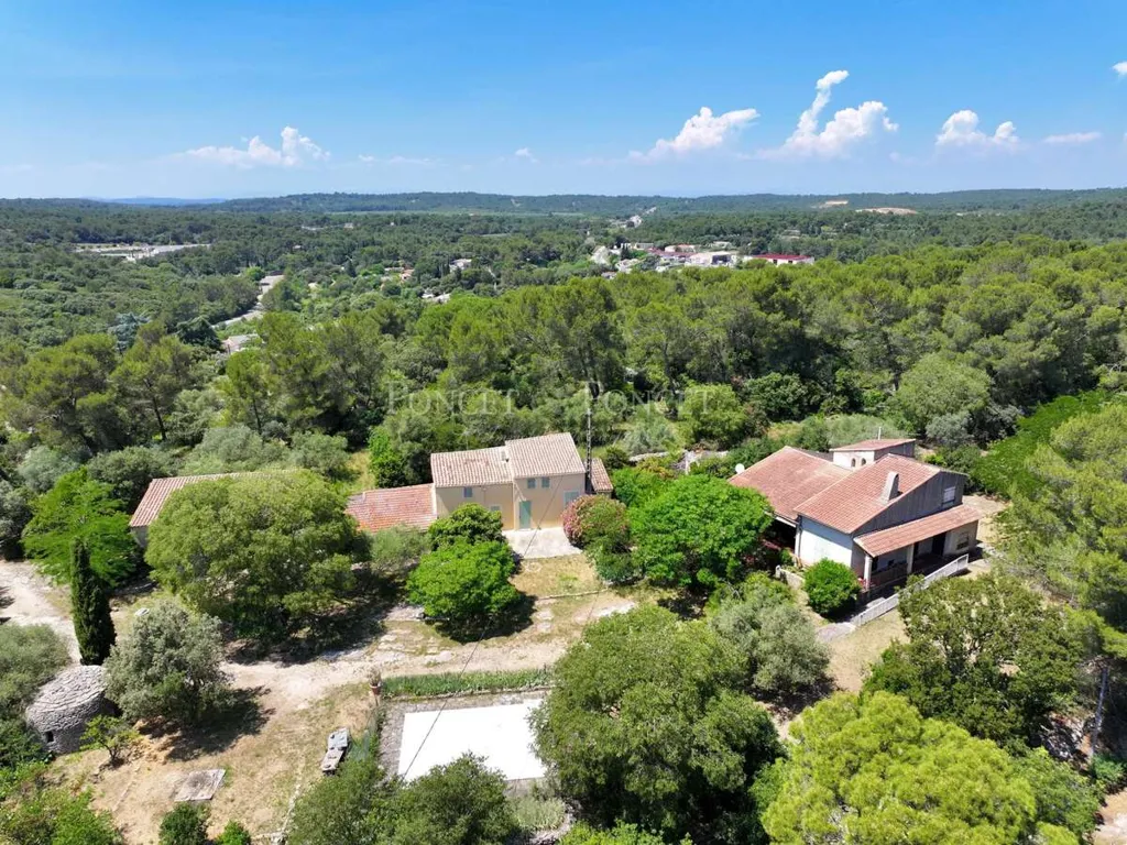 Vue aérienne - Maison de Luxe avec Piscine à Nîmes