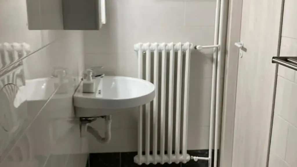 Salles de bain - Bright Studio with Balcony in Milan