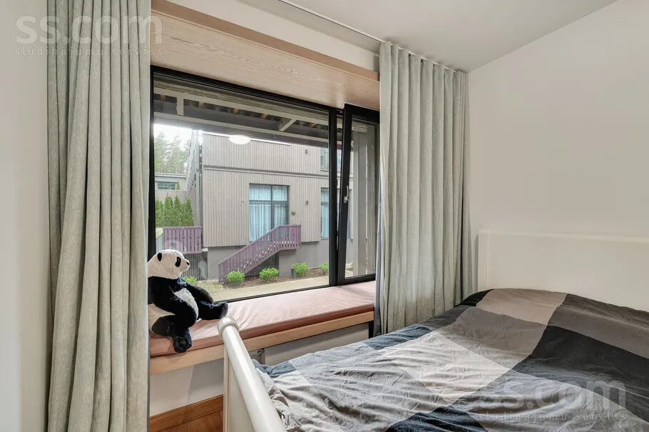 Magamistoad - Compact 3-Bedroom Apartment with Terrace in Dzintari