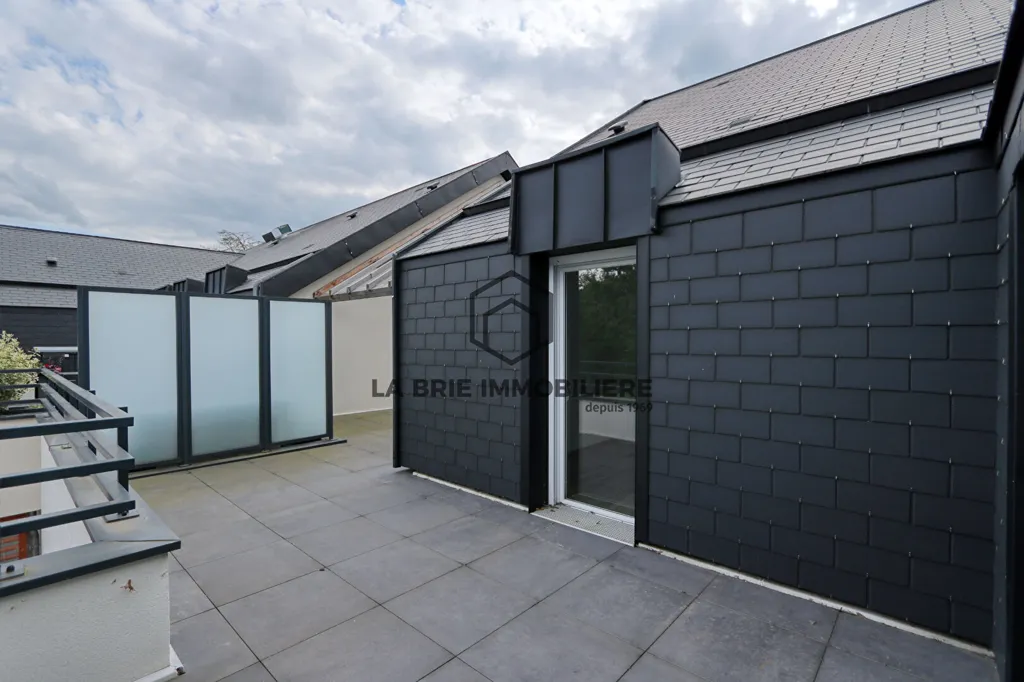 Terrace - Flat with Extensive Terraces in Emerainville