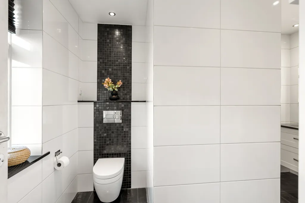 Salles de bain - Architectural Villa with Workshop in Korinth