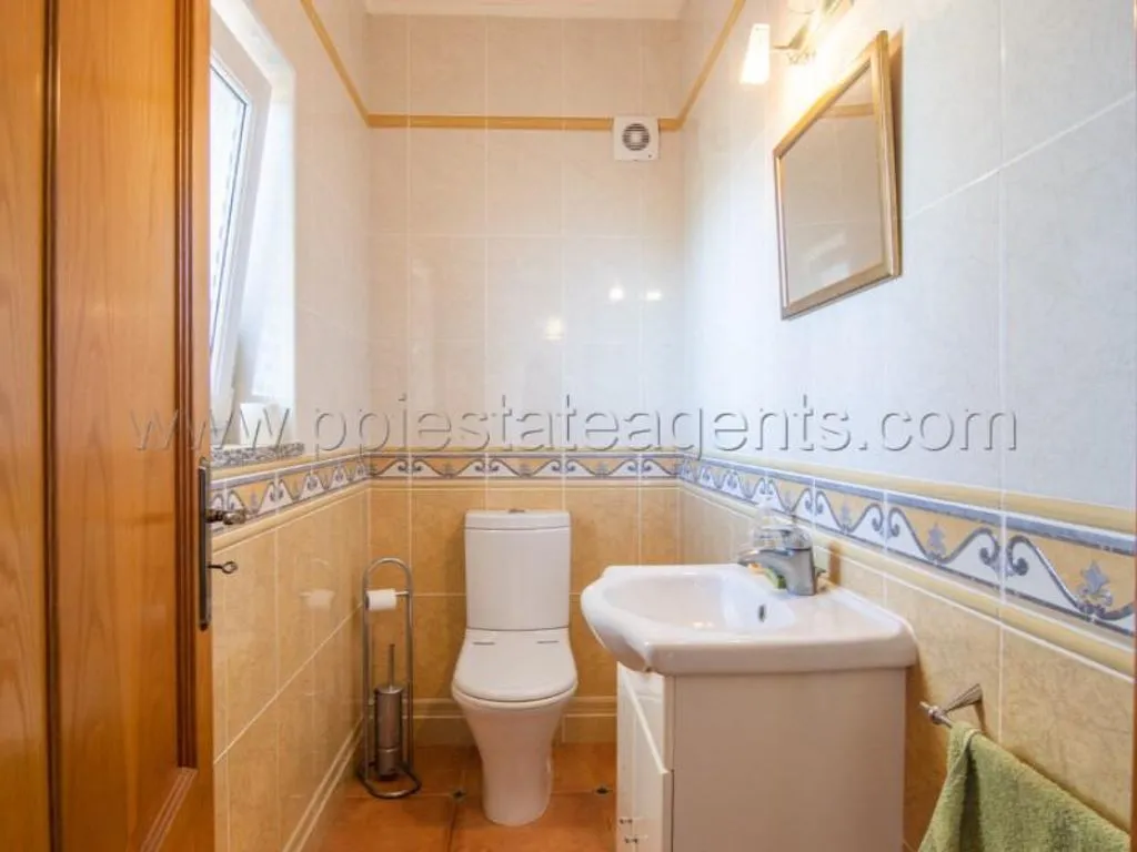 Bathrooms - Luxury Villa with Pool in Lagos Countryside