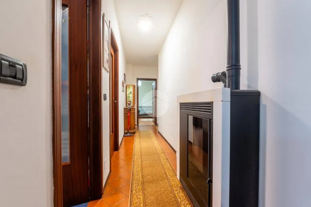 Entrée - Penthouse with Balcony in Narzole