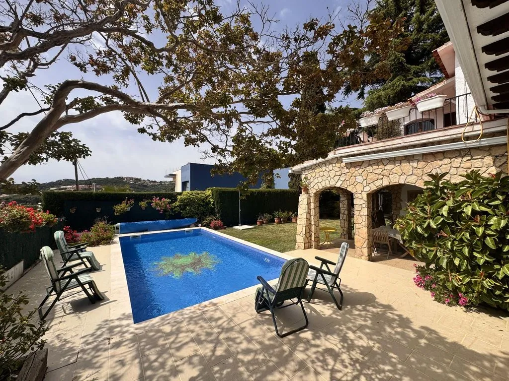 Piscine - Chalet with Pool and Terrace in S'Agaró
