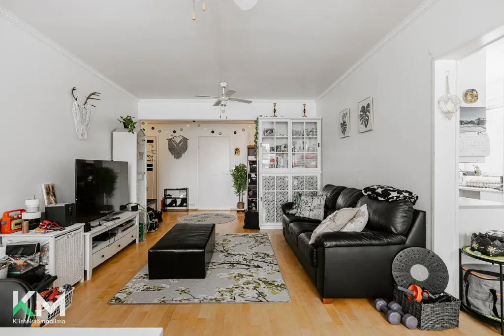 Séjour - Apartment with South-Facing Balcony in Nurmo
