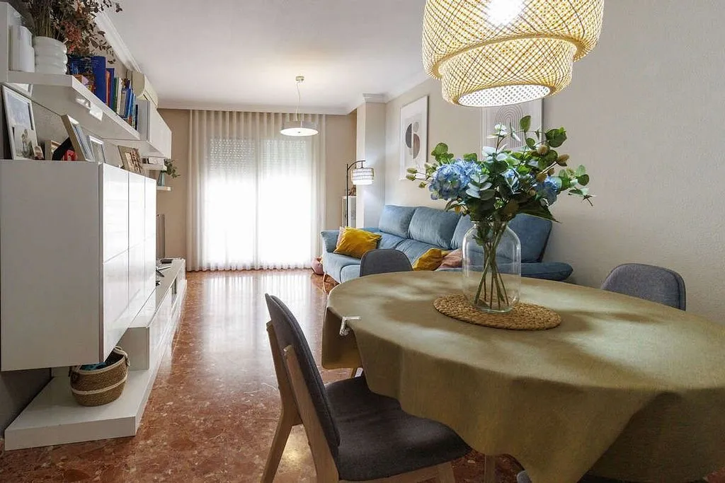 Sala da pranzo - Apartment with Balcony in Albal