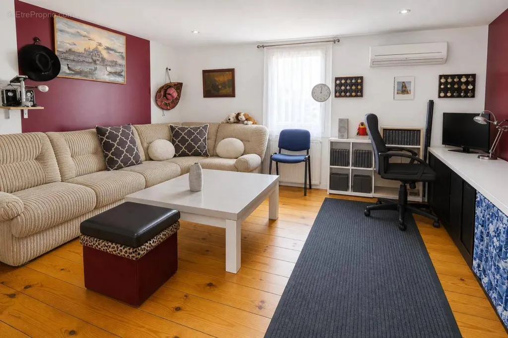Séjour - Appartement T3 avec Parking à Decazeville