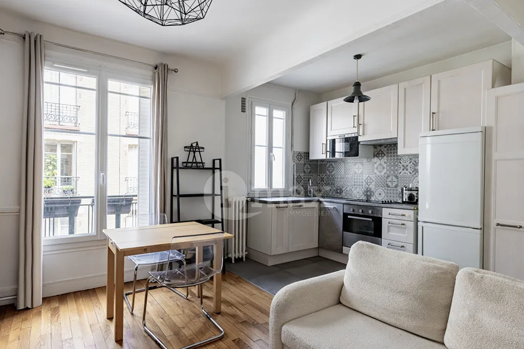 Köök - 2-Bedroom Apartment with Lift in Courbevoie