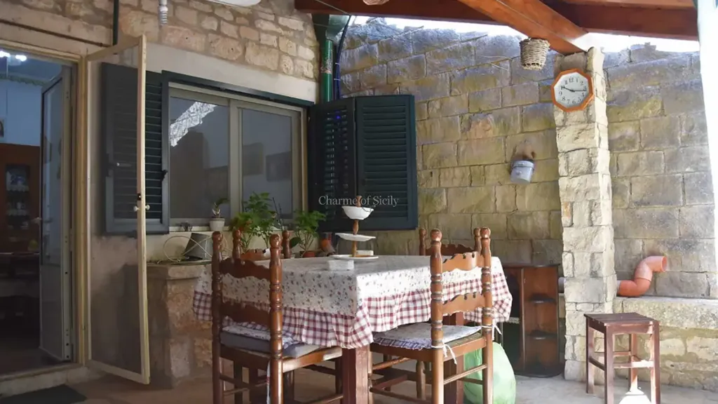 Terrass - Independent House with Garden in Modica