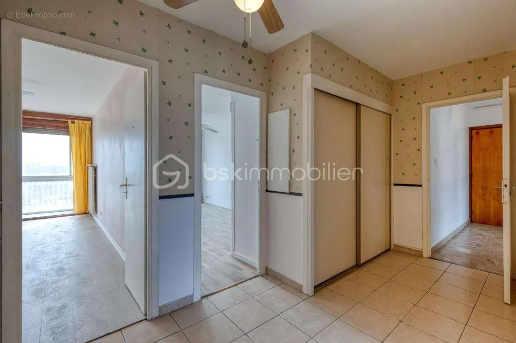 Entrée - Appartement T3 avec Balcon à Grenoble