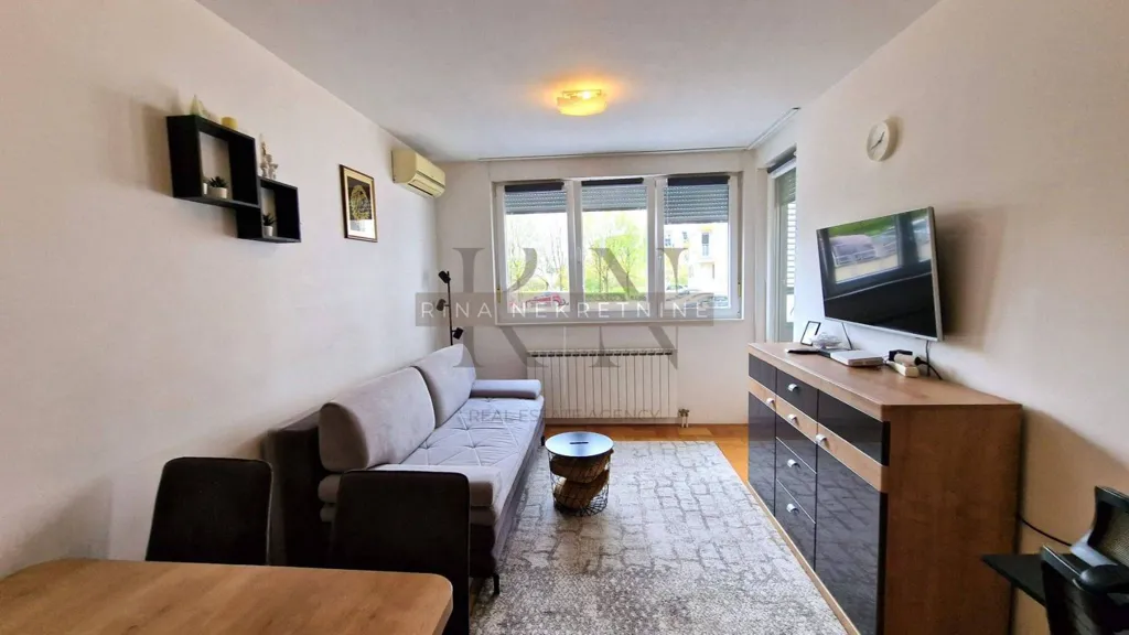 Séjour - Modern 2-Bedroom Flat with Parking in Prečko, Zagreb