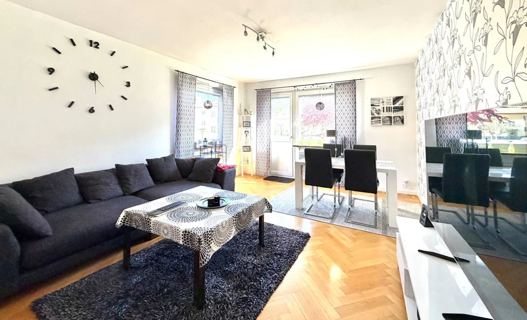 Elutuba - Well-Maintained Apartment with Balcony in Vångavägen