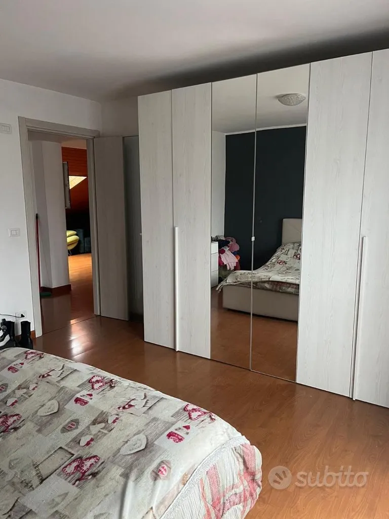 Camere da letto - Furnished Rooms for Students in Central Location