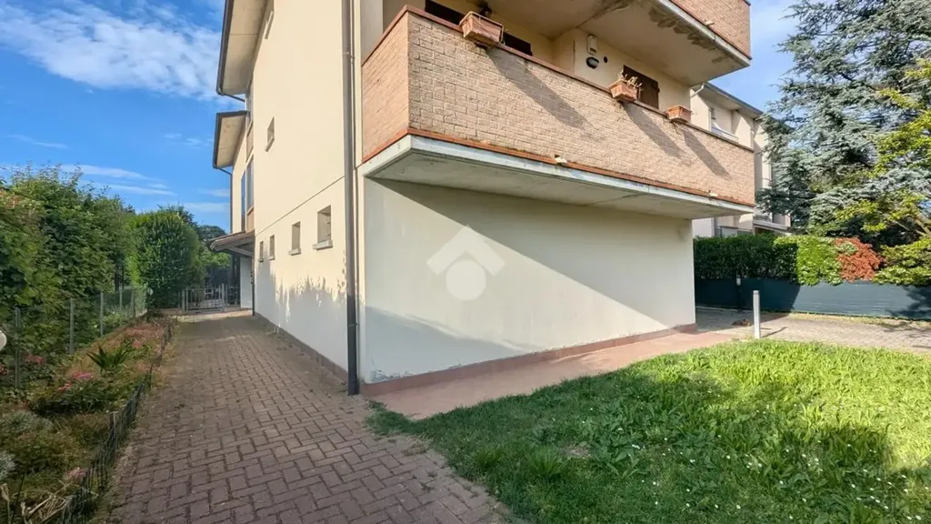 Jardin - Apartment with Triple Exposure in Gattatico