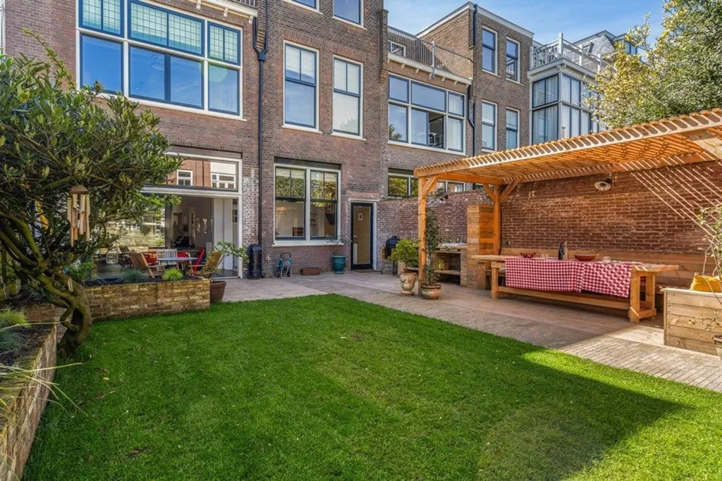 Jardin - Mansion with Garden in The Hague's Statenkwartier